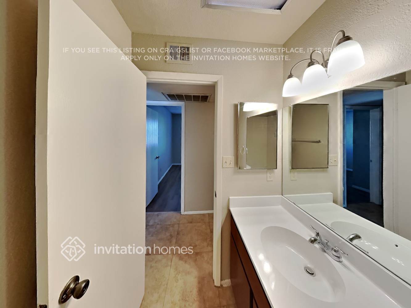 Building Photo - 10413 W Calle Del Oro