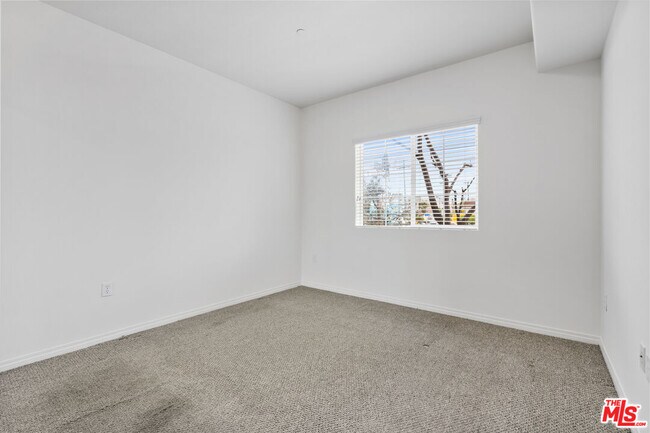 Building Photo - 1408 W Washington Blvd