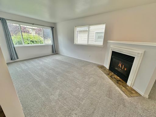 Building Photo - Lovely 3 bed Townhome near desirable Greenlake!