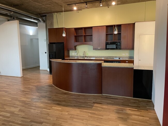 Building Photo - 1401 Calumet St