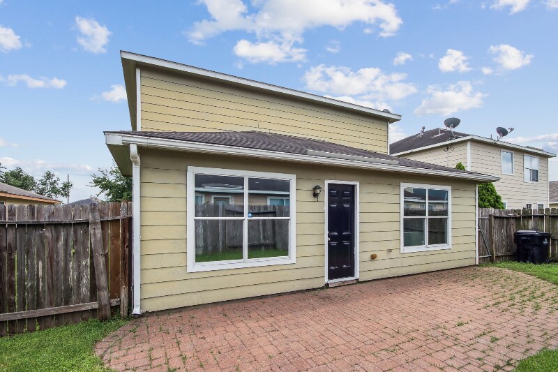 Building Photo - 8210 Radial Ct
