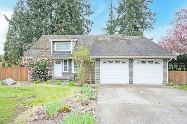 Building Photo - Spacious and Updated Rainier Meadows Home with Private Backyard