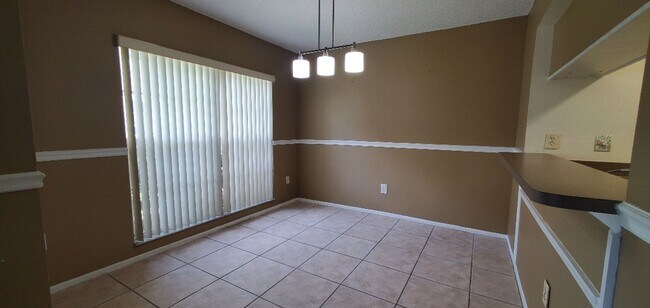 Building Photo - Beautiful 2-Bedroom, 3-Bathroom Townhome in Brandon