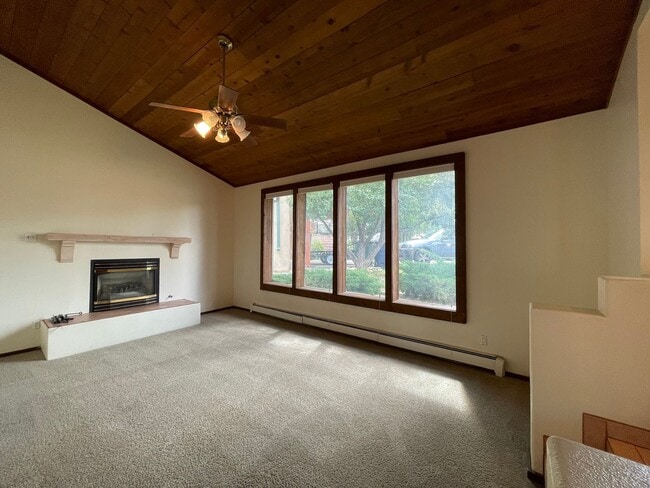 Building Photo - 2134 Candelero St
