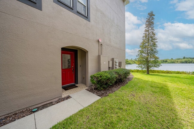 Building Photo - Townhome For Rent in Lake Brandon!