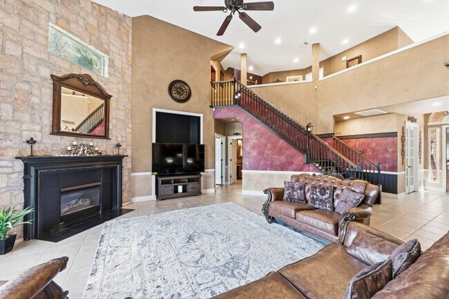 Building Photo - 11823 Canyon Mills Dr