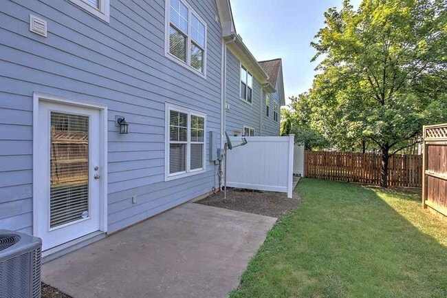 Building Photo - 348 Marquette Ct