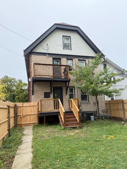 Building Photo - 319 E Montana St