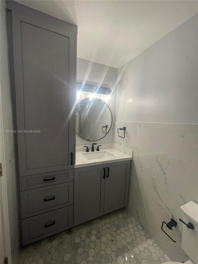 Building Photo - 4960 SW 119th Ave