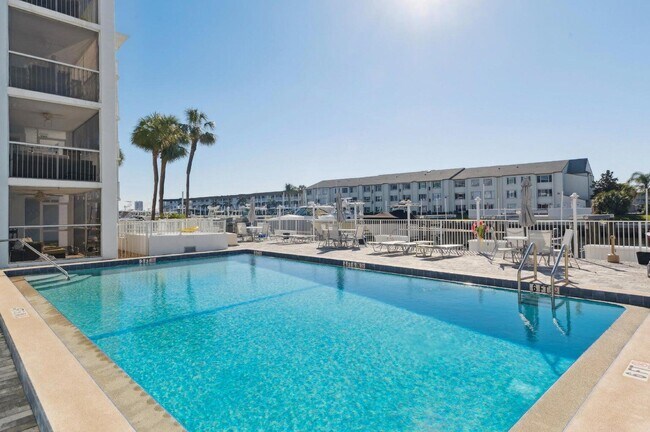 Building Photo - 108 Paradise Harbour Blvd