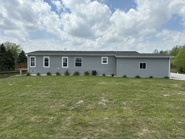 Building Photo - 5053 W Sawgrass Dr