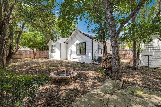 Building Photo - 5415 Dartmouth Ave