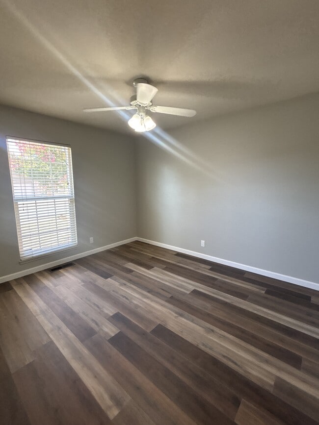 Building Photo - 1816 Fallon Ln