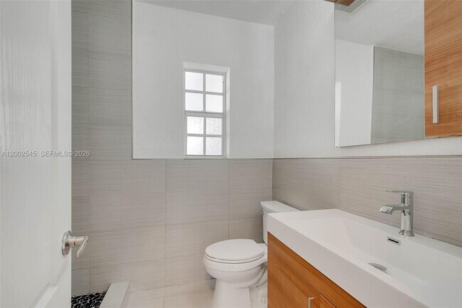 Building Photo - 3604 SW 60th Ave