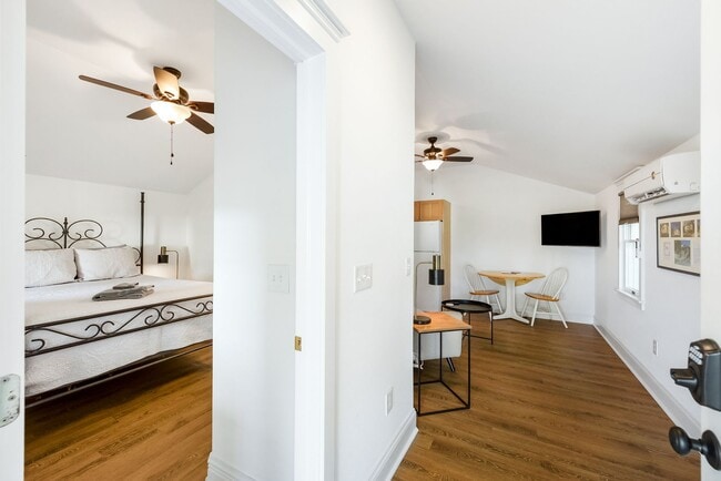 Building Photo - One bedroom home for rent in Manteo