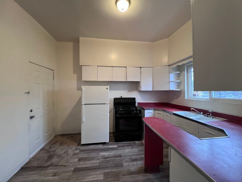 Building Photo - 207 E 10th Ave