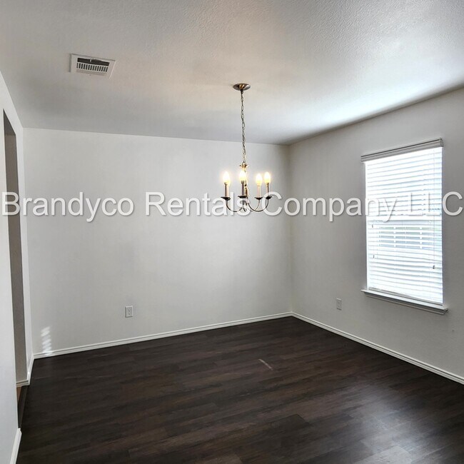 Building Photo - 411 Taurus Dr