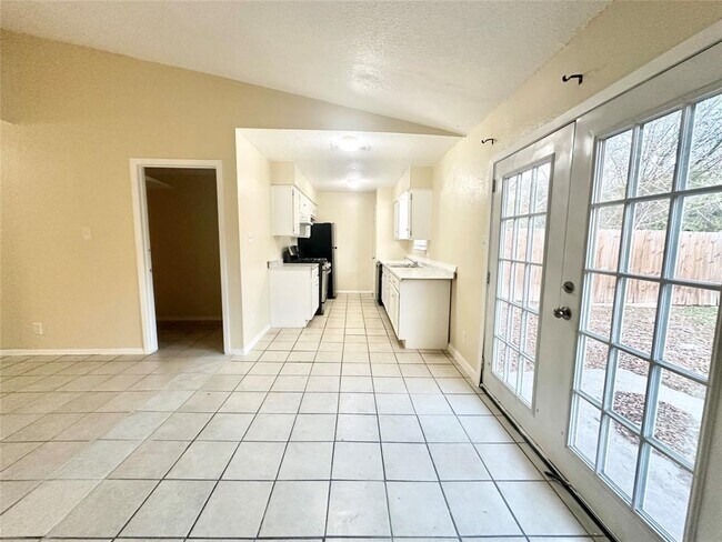 Building Photo - 7221 Ellington Cir