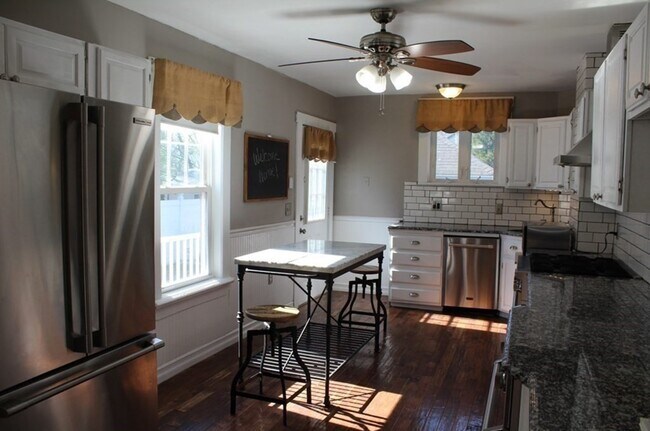 Building Photo - 226 California St