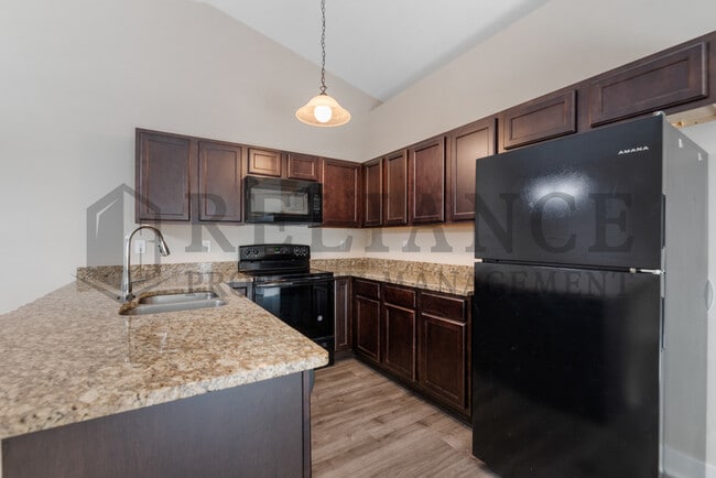 Building Photo - 914 W Onewood Pl
