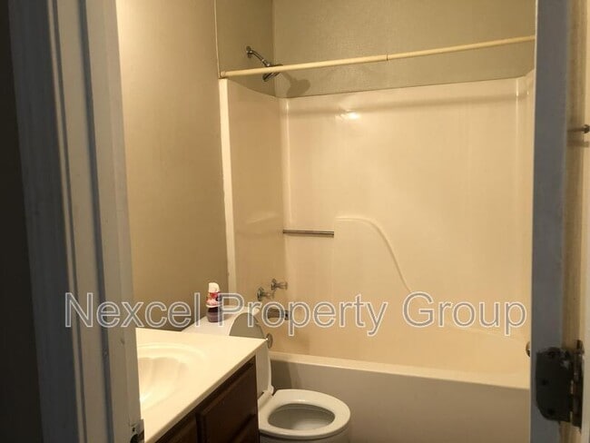 Building Photo - 6813 Maury Dr