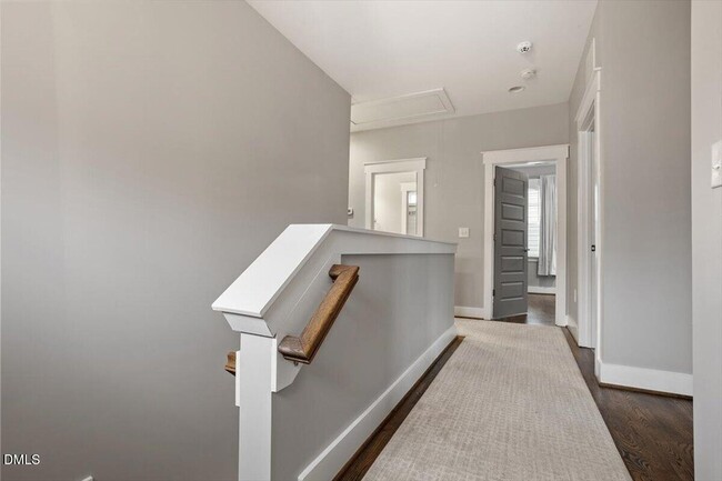 Building Photo - 714 1/2 S State Street Unit