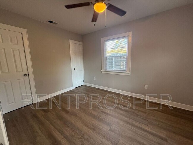 Building Photo - 1025 36th St