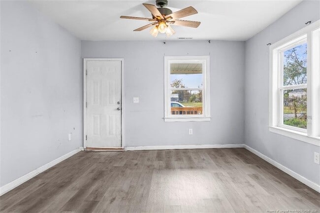 Building Photo - 313 S Racepath St