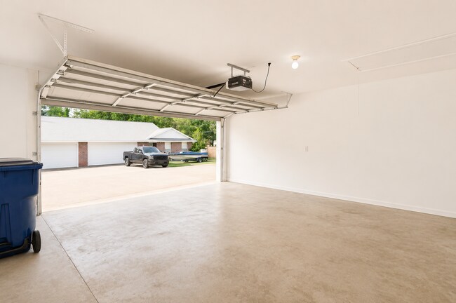 Building Photo - 134 N 49th St