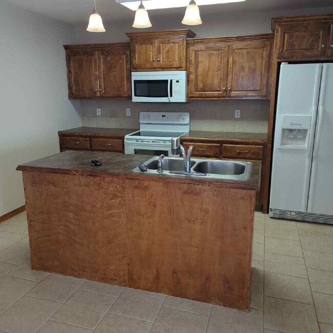 Building Photo - 1104 Kimmy Ln