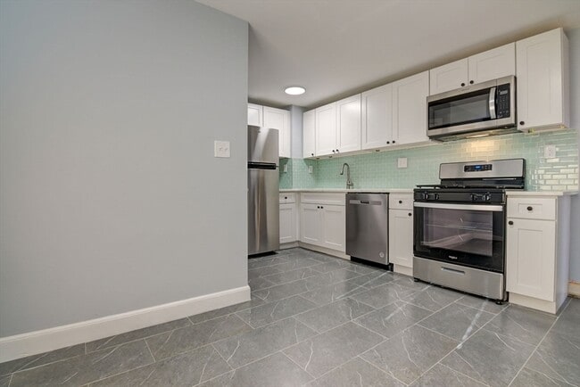 Building Photo - 23 Langley Cir