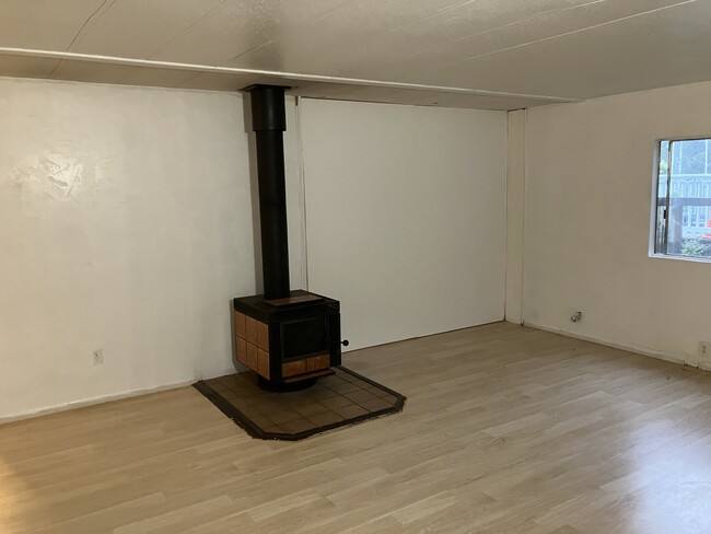 Building Photo - 93 Greenbrier Dr