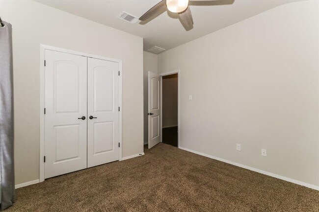 Building Photo - 21606 Bluejay Blvd