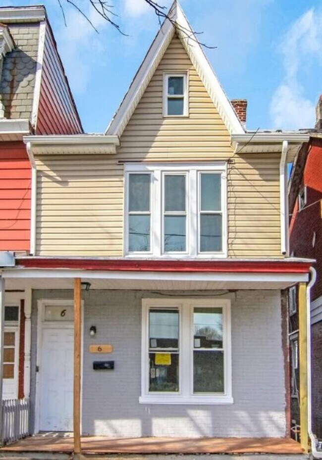 Primary Photo - 6 S 18th St