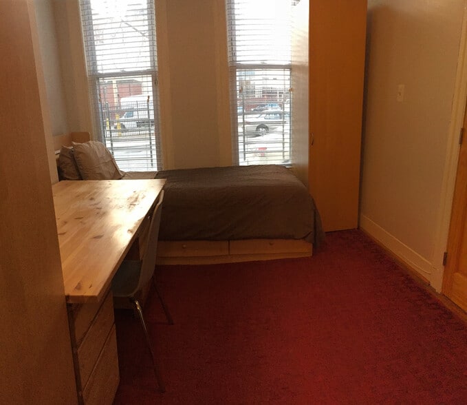 1st floor front bedroom - 519 North Washington Street