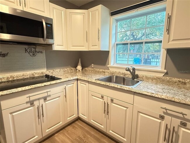 Building Photo - 644 Indiana St