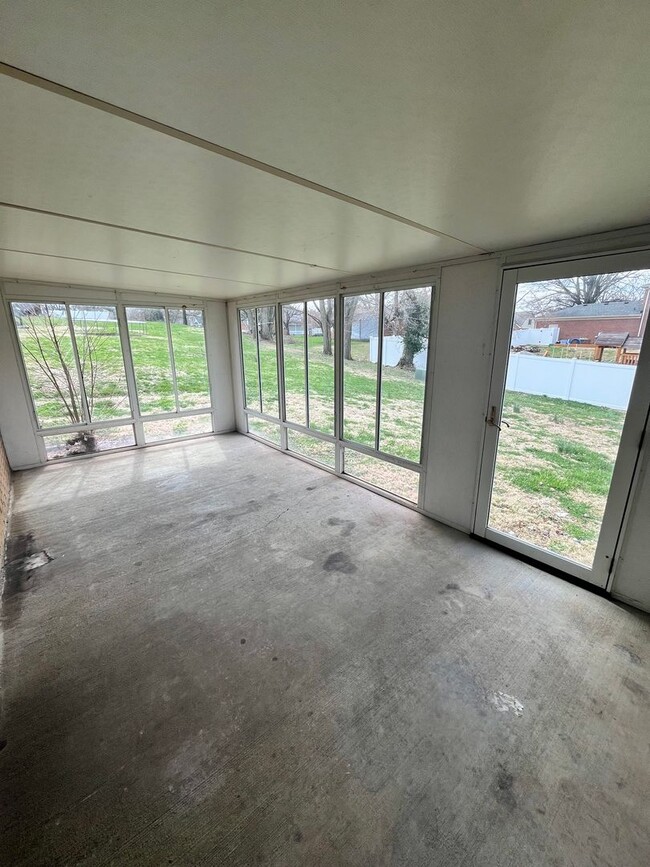 Building Photo - 3 Bed 2 Bath Home Available for Rent in Ne...