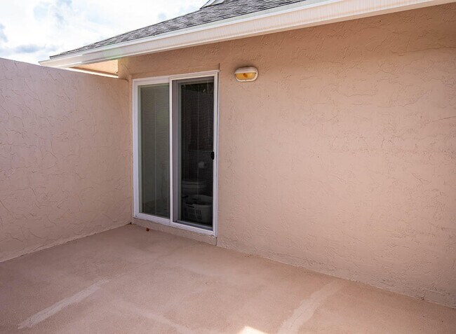 Building Photo - 5290 Pine Tree Dr