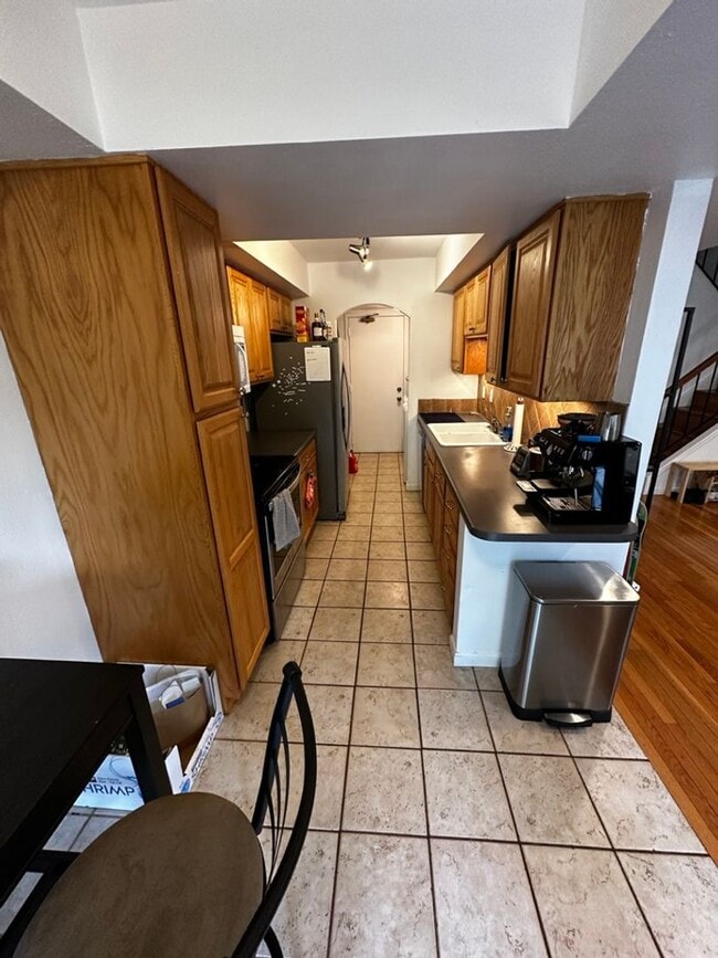 Building Photo - (2026 PRE-LEASING) Nicely maintained 2bd 1ba townhome in ideal location!  (Swimming POOL)