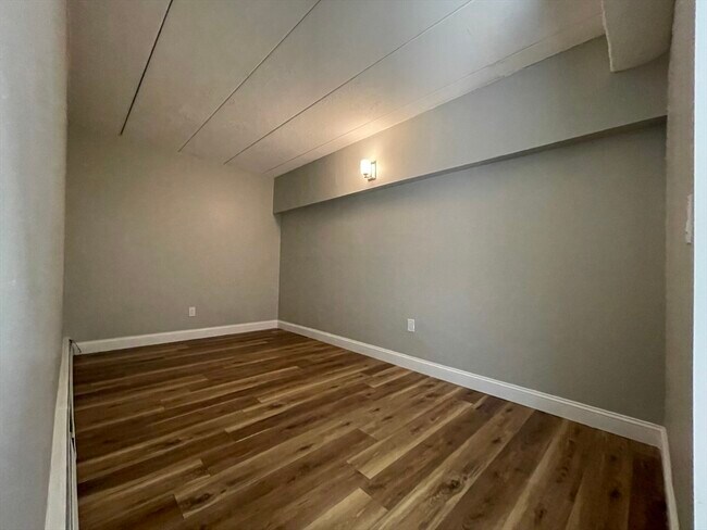 Building Photo - 24 Highland Ave