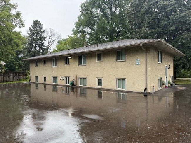 Building Photo - 5547 N Lyndale Ave