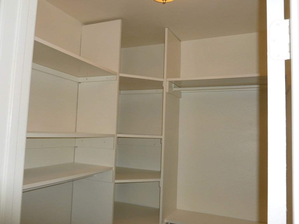 Building Photo - 7300 Pirates Cove Rd