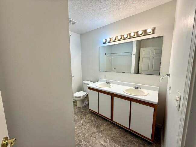 Building Photo - 46 Sandalwood Wy