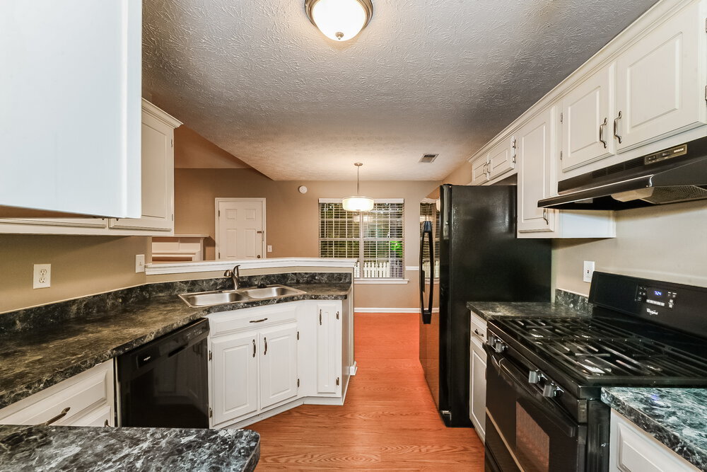Building Photo - 394 Summer Hill Cir