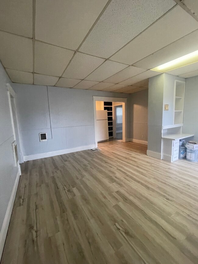 Building Photo - 602 E Dayton St