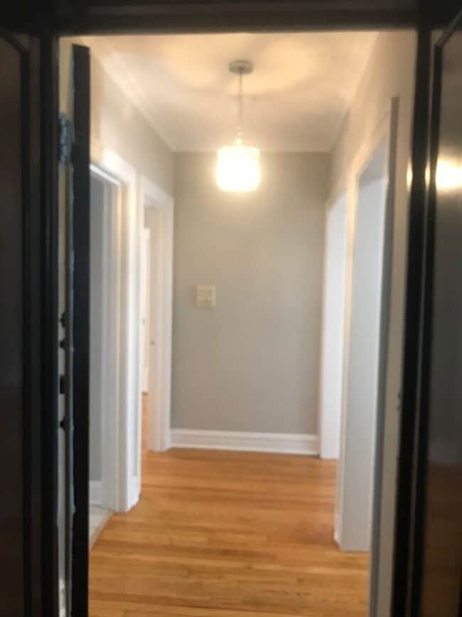 Building Photo - Historic Edgewater Deluxe One Bedroom