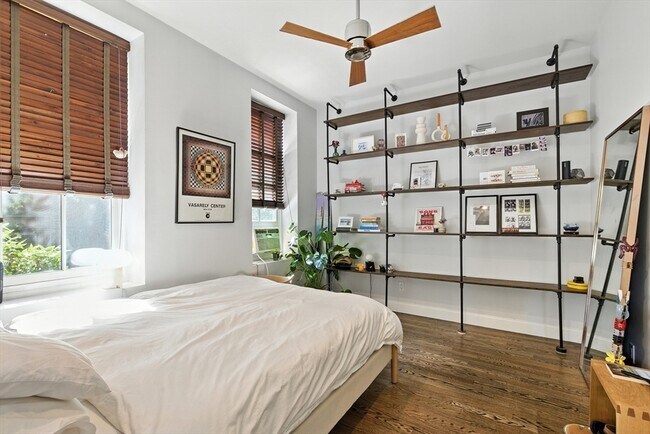 Building Photo - 30-34-34 E Concord St