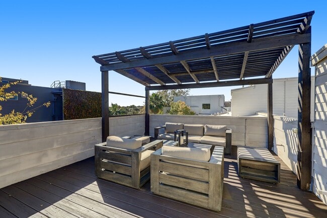 Building Photo - 1401 Fairview St