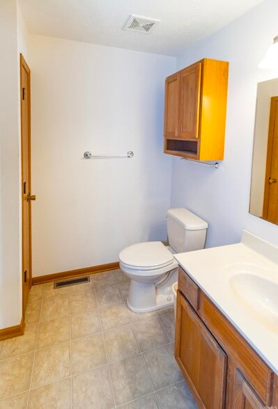 Building Photo - 1816 Davcohn Ave