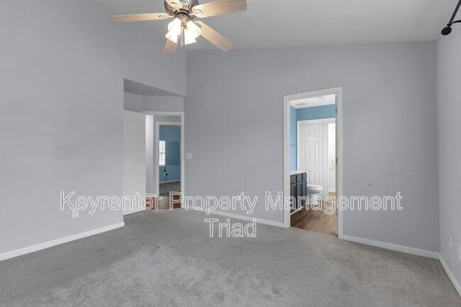 Building Photo - 540 Lake Way